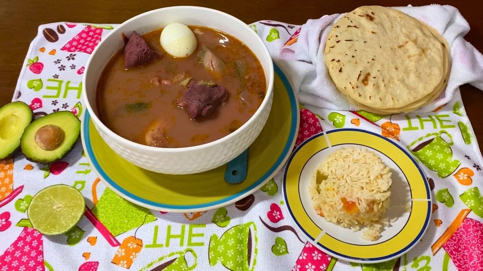 Sopa de Frijoles Salvadoreña
